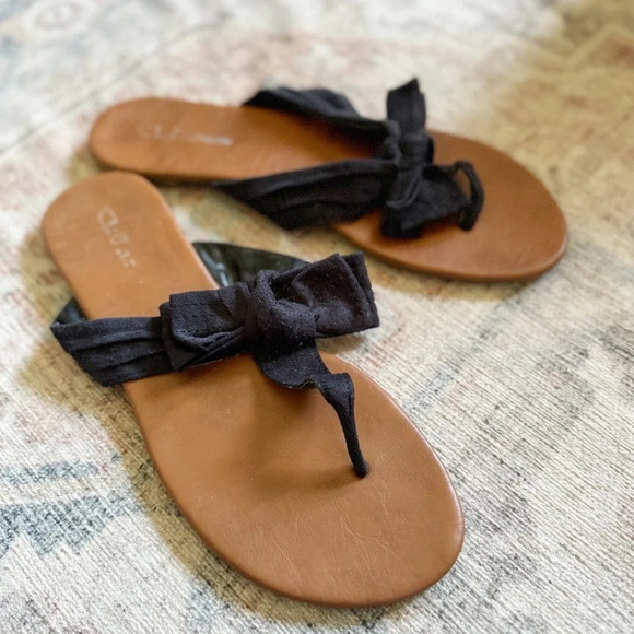 Chinese Laundry Bow Slip On Sandals 9W Womens Chic Summer Feminine Trendy - Picture 1 of 6